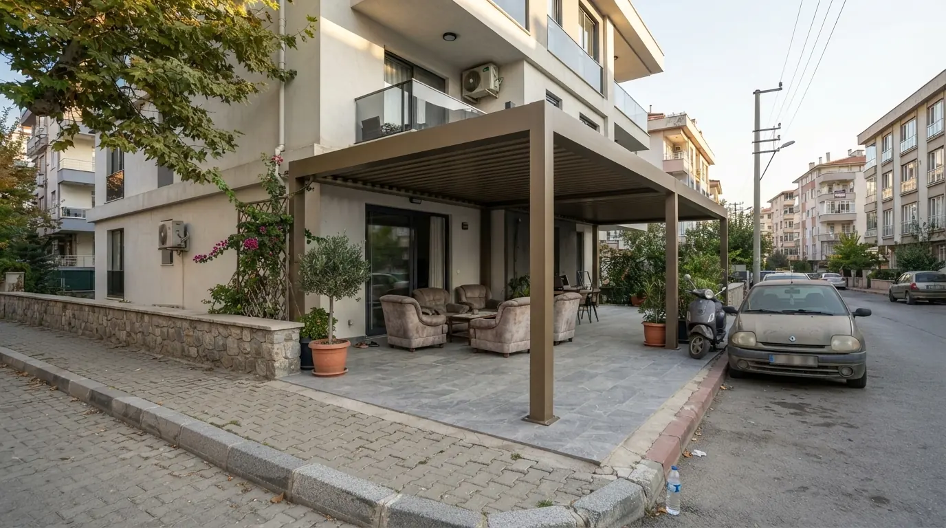 Bayraklı’da uygulanan bioklimatik pergola sistemi